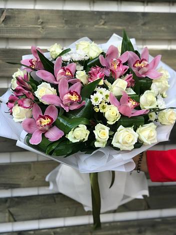 Букет цветов из: Розы и Хризантемы в Загорьевские дали
