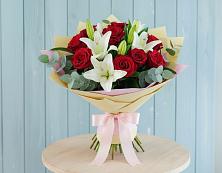 Букет цветов из:  Лилии и Розы #REPLACE_PRED# Загорьевские дали