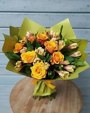 Букет цветов из:  Альстромерии и Розы в Загорьевские дали