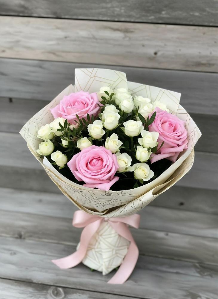 Букет цветов из: Розы в Загорьевские дали