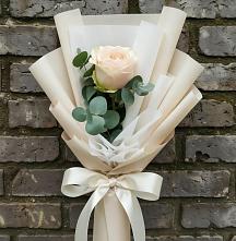 Букет цветов из:  Розы в Загорьевские дали