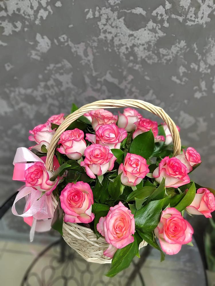 Цветочная композиция из Розы в корзине в Загорьевские дали
