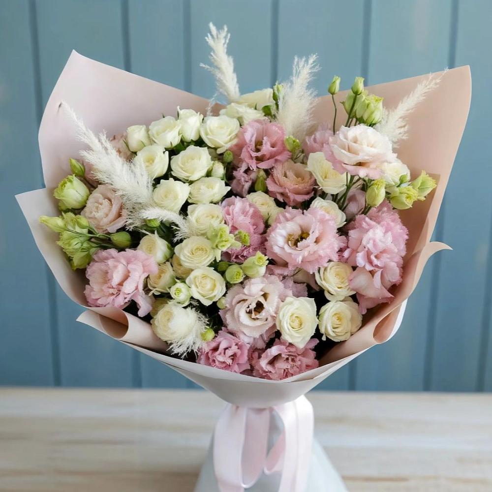 Букет цветов из: Альстромерии и Розы в Загорьевские дали