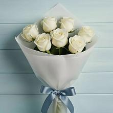 Букет 7 Белых роз Эдлесс Лав в Загорьевские дали