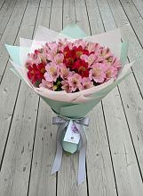 Букет цветов из:  Альстромерии #REPLACE_PRED# Загорьевские дали