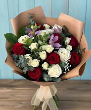 Букет цветов из:  Розы и Альстромерии в Загорьевские дали