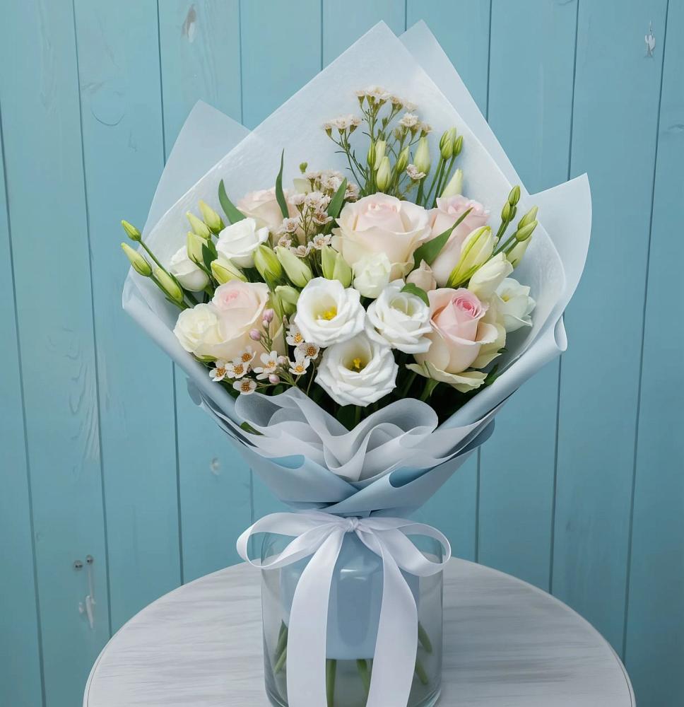 Букет цветов из: Розы и Лизиантусы в Загорьевские дали