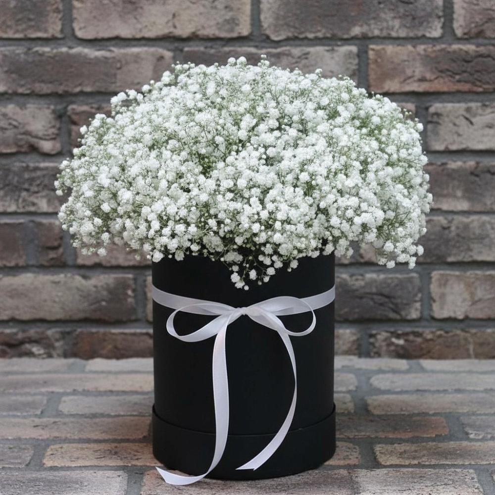 Цветочная композиция из Гипсофила в шляпной коробке в Загорьевские дали