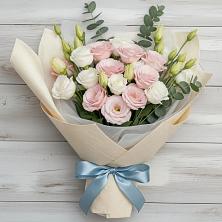 Букет цветов из:  Лизиантусы в Загорьевские дали