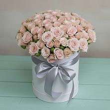 Цветочная композиция из Розы в шляпной коробке в Загорьевские дали