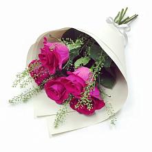 Букет цветов из:  Розы в Загорьевские дали