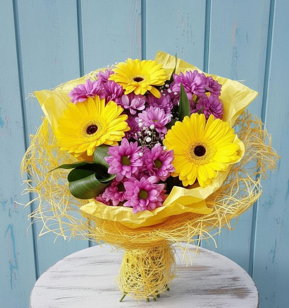 Букет цветов из: Хризантемы и Герберы в Загорьевские дали