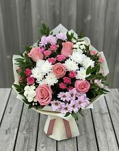 Букет цветов из:  Альстромерии, Гвоздики, Розы и Хризантемы в Загорьевские дали