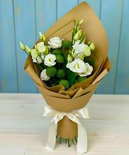 Букет цветов из:  Хризантемы и Лизиантусы в Загорьевские дали