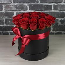 Цветочная композиция из Розы в шляпной коробке в Загорьевские дали