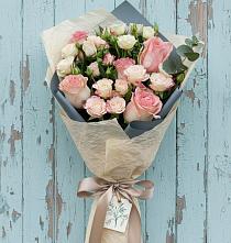 Букет цветов из:  Розы в Загорьевские дали
