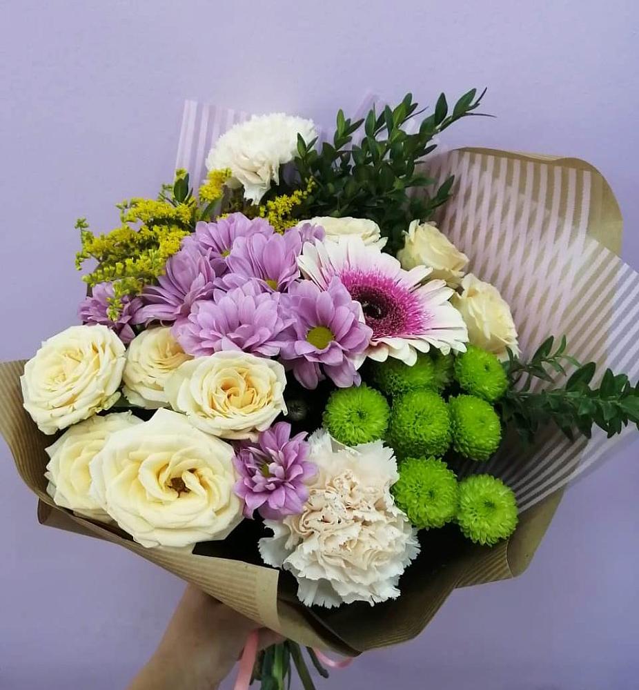 Букет цветов из: Хризантемы, Розы, Гвоздики и Герберы в Загорьевские дали