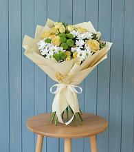 Букет цветов из:  Хризантемы и Розы в Загорьевские дали