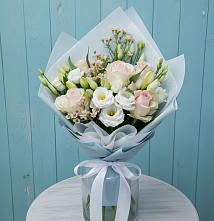 Букет цветов из:  Розы и Лизиантусы в Загорьевские дали