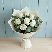 Букет Белые розы в Эвкалипте в Загорьевские дали