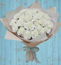Букет цветов из:  Гвоздики в Загорьевские дали