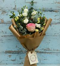 Букет цветов из:  Розы и Лизиантусы в Загорьевские дали