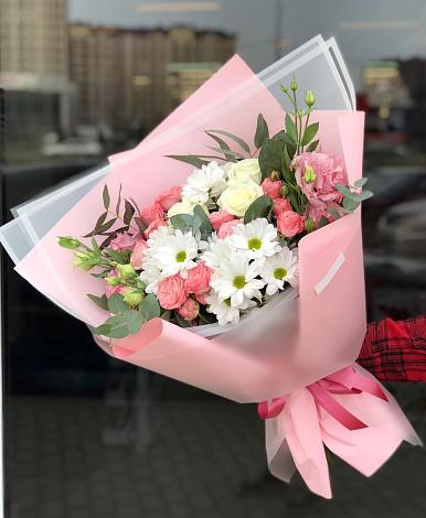 Букет цветов из: Розы, Лизиантусы и Хризантемы в Загорьевские дали