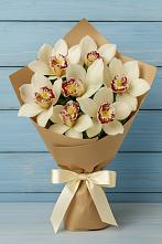 Букет цветов из:  Орхидеи и Розы в Загорьевские дали