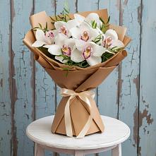 Букет цветов из:  Орхидеи и Розы в Загорьевские дали