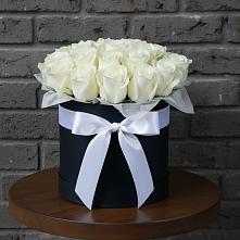 Цветочная композиция из Розы в шляпной коробке #REPLACE_PRED# Загорьевские дали