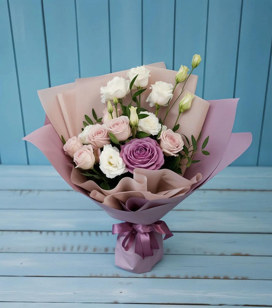 Букет цветов из: Розы и Лизиантусы в Загорьевские дали